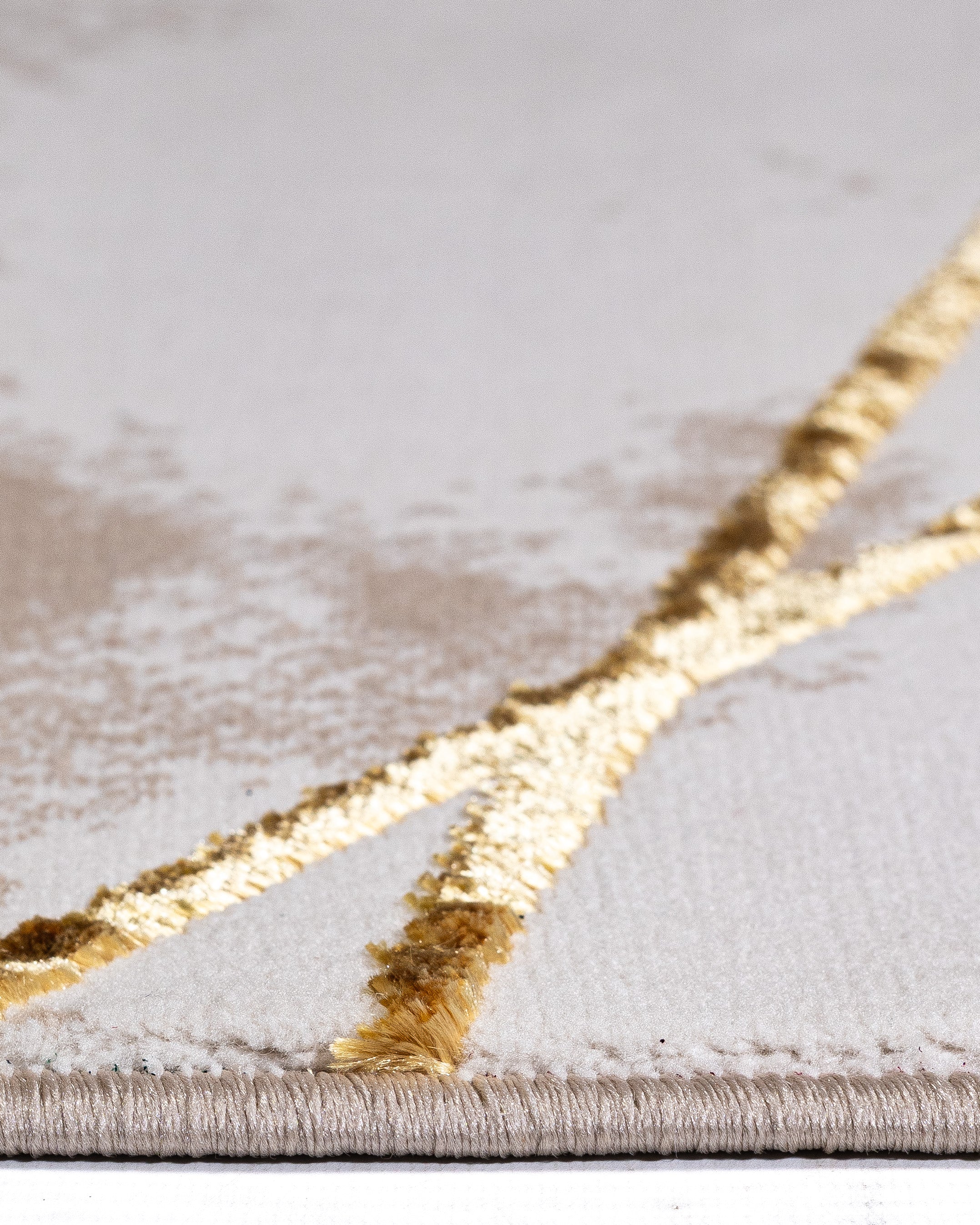 Delta 608 Beige / Dorado